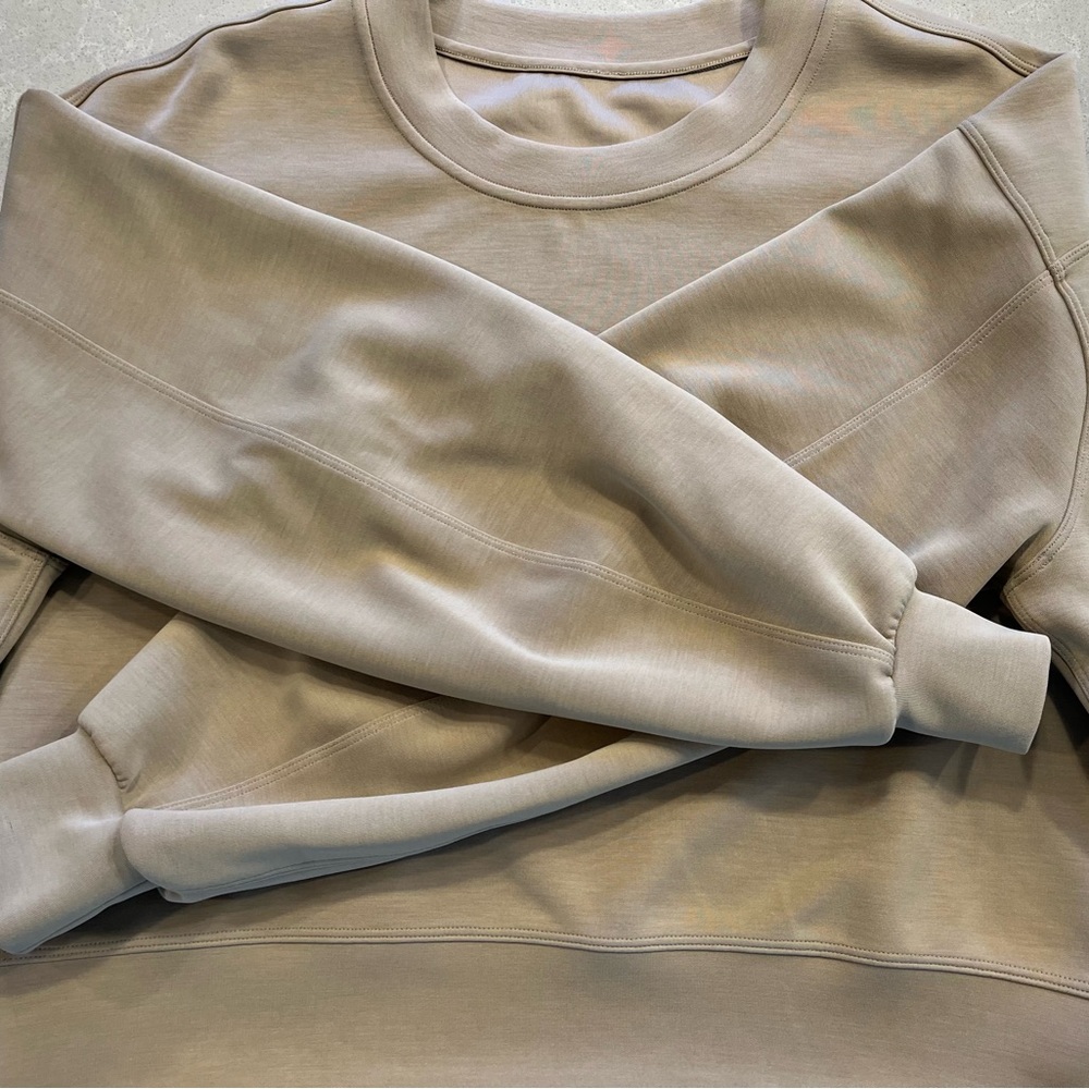 Lululemon oversized cropped crew softstreme. Color: trench.  New with out tags.